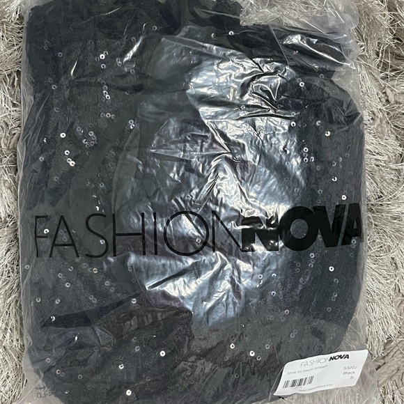 FASHION NOVA black sequin jumpsuit selena quintanilla inspired - Picture 3 of 3